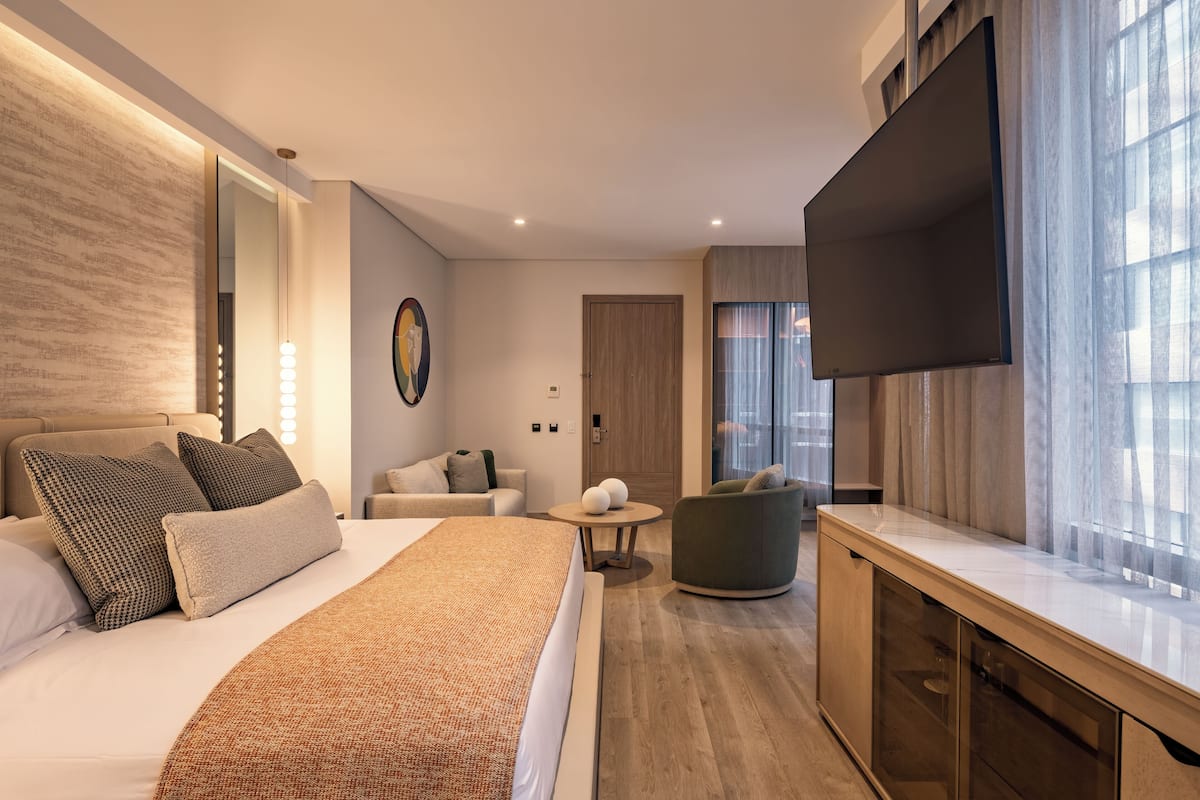 Business Suite, 1 King Bed