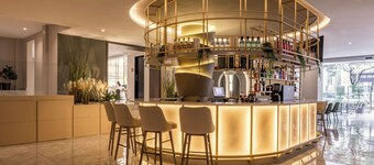 Le Parc Hotel, Beyond Stars