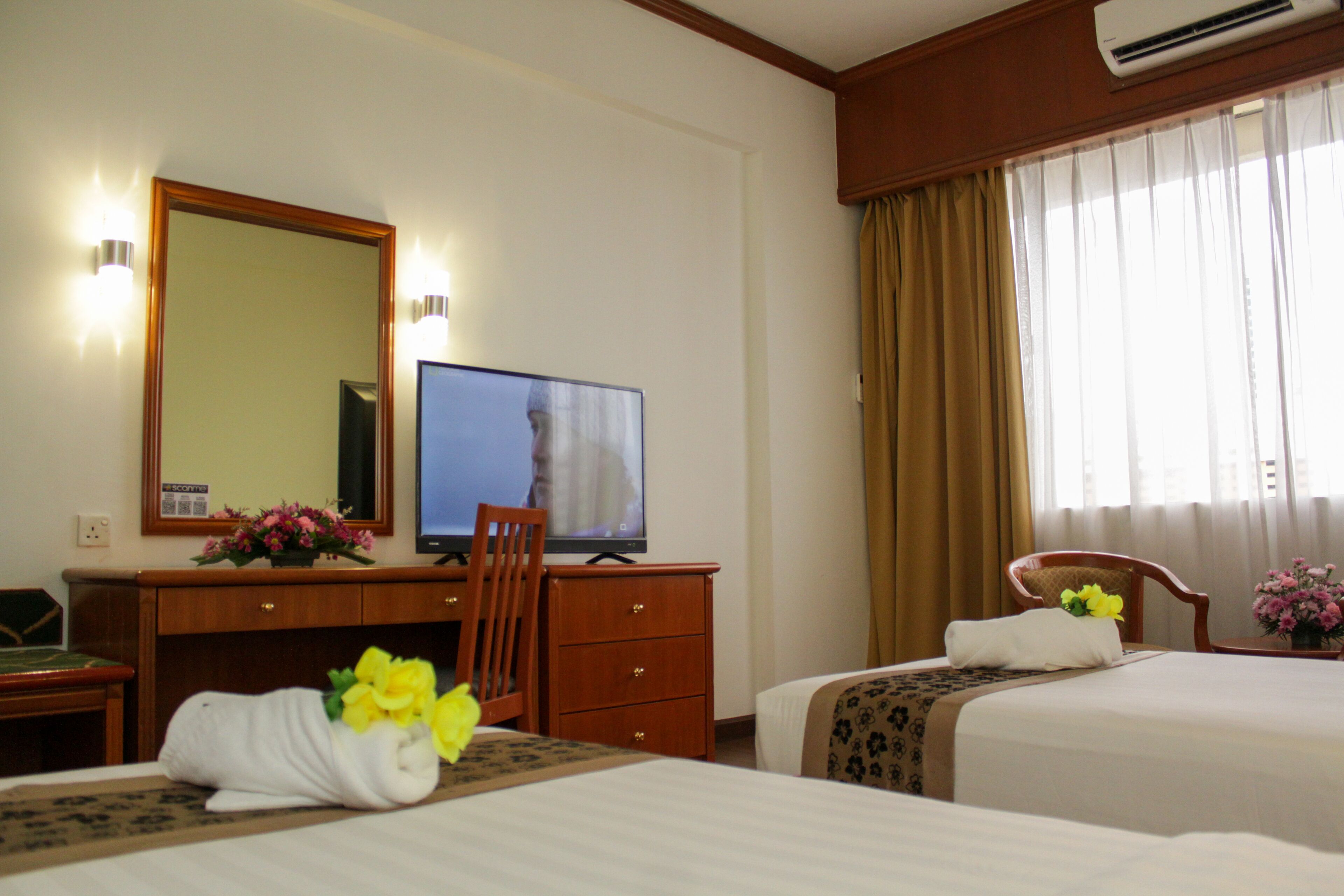 Deluxe Twin Room | Desk, iron/ironing board, free WiFi, bed sheets