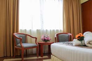 Familierom, 2 queensize-senger | Skrivebord, strykejern/-brett, wi-fi (inkludert) og sengetøy