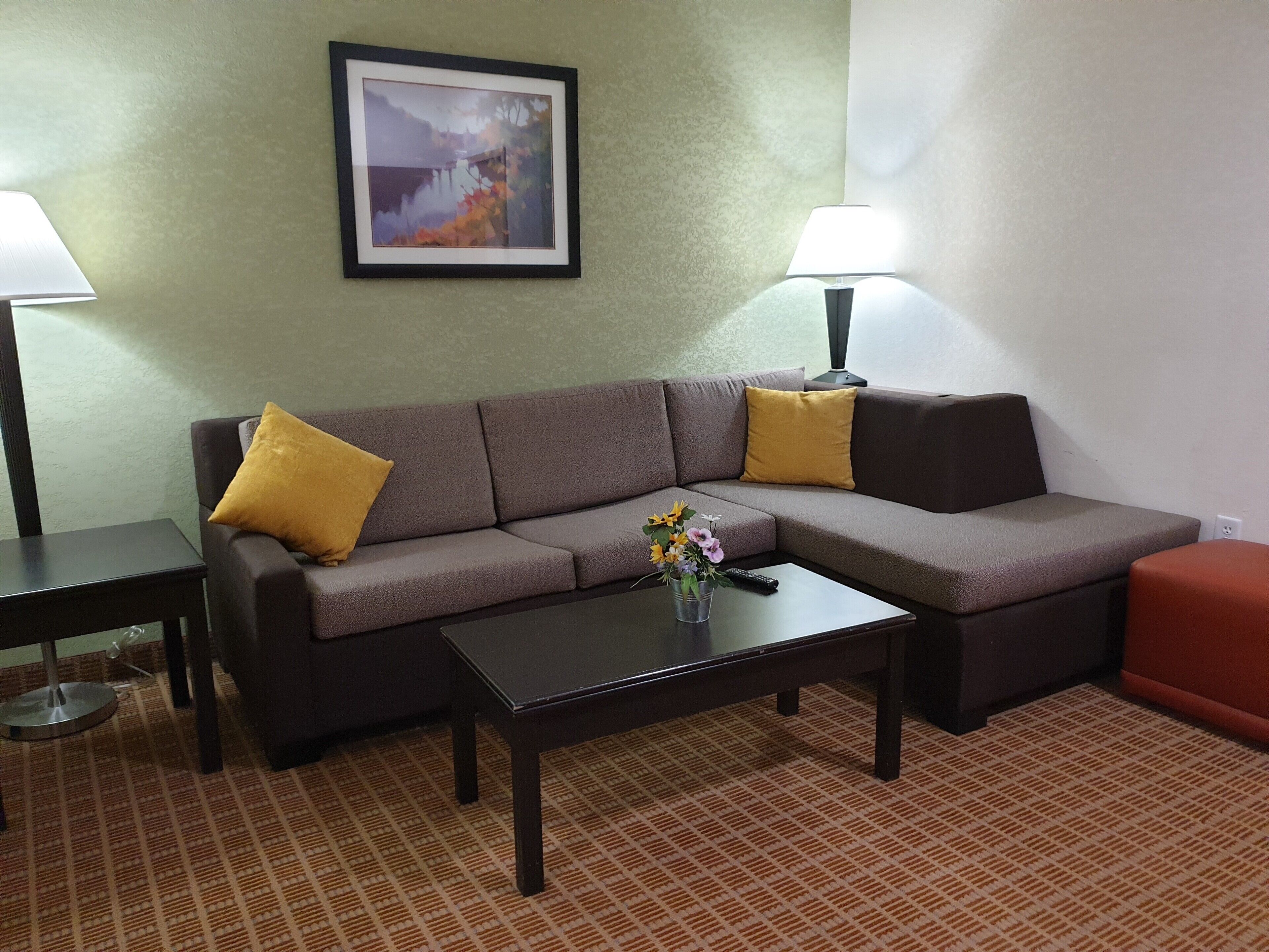 40-inch flat-screen tv with cable channels, tv