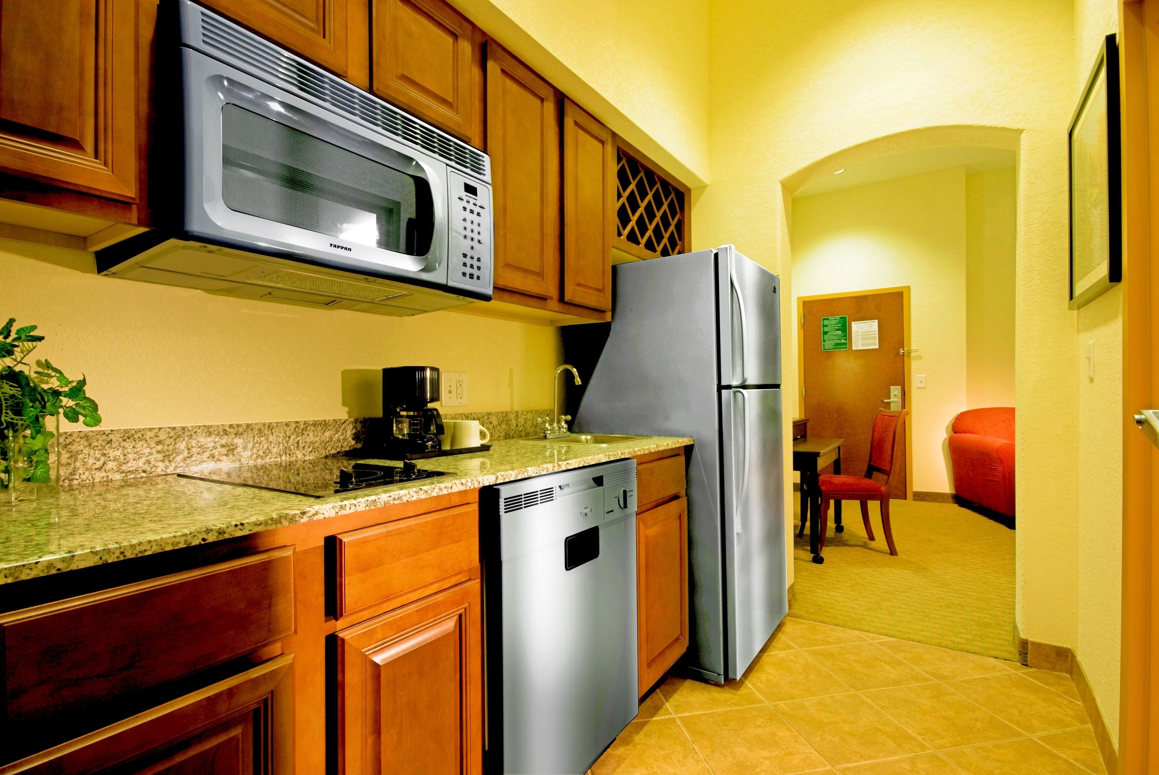 fridge, microwave, stovetop, dishwasher