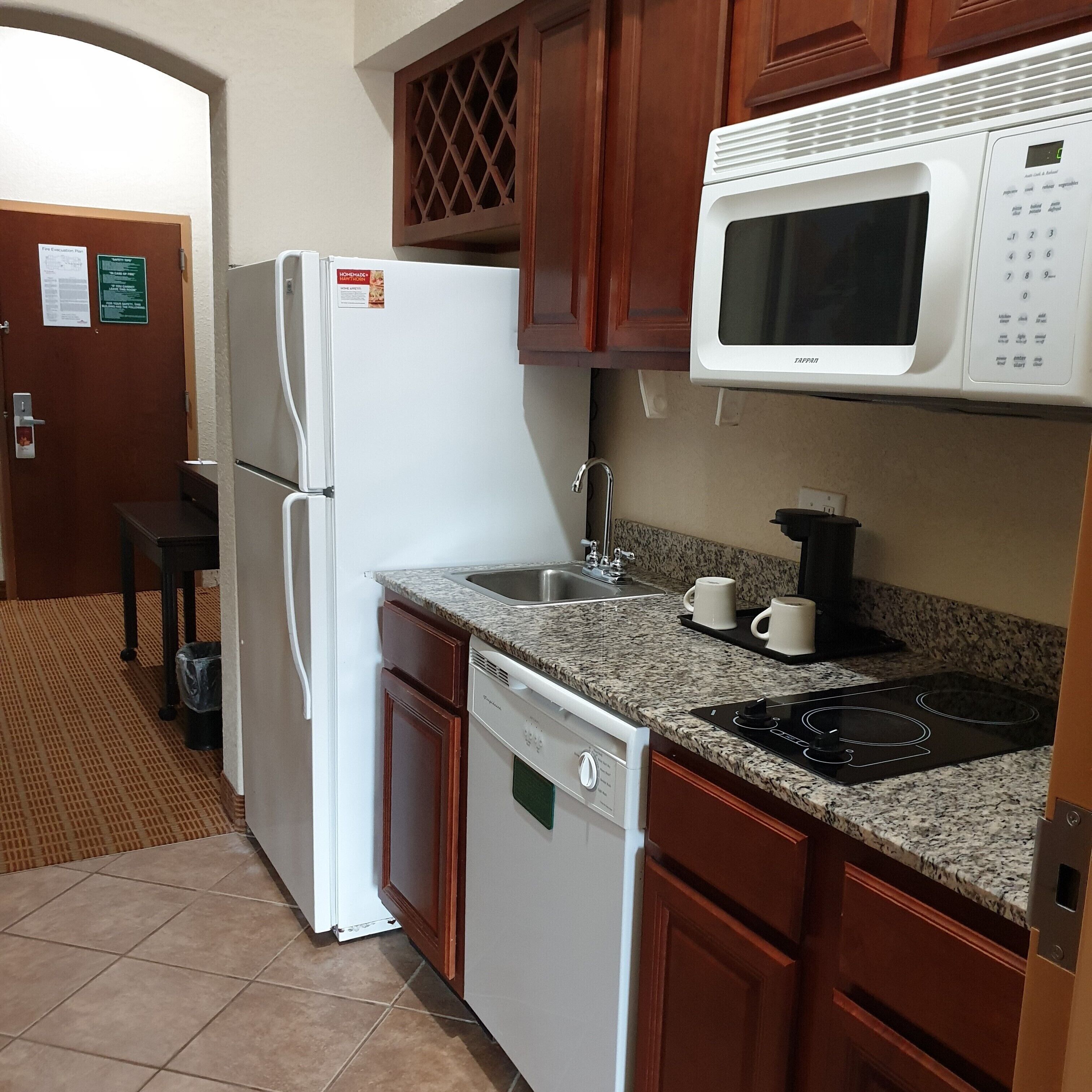 fridge, microwave, stovetop, dishwasher