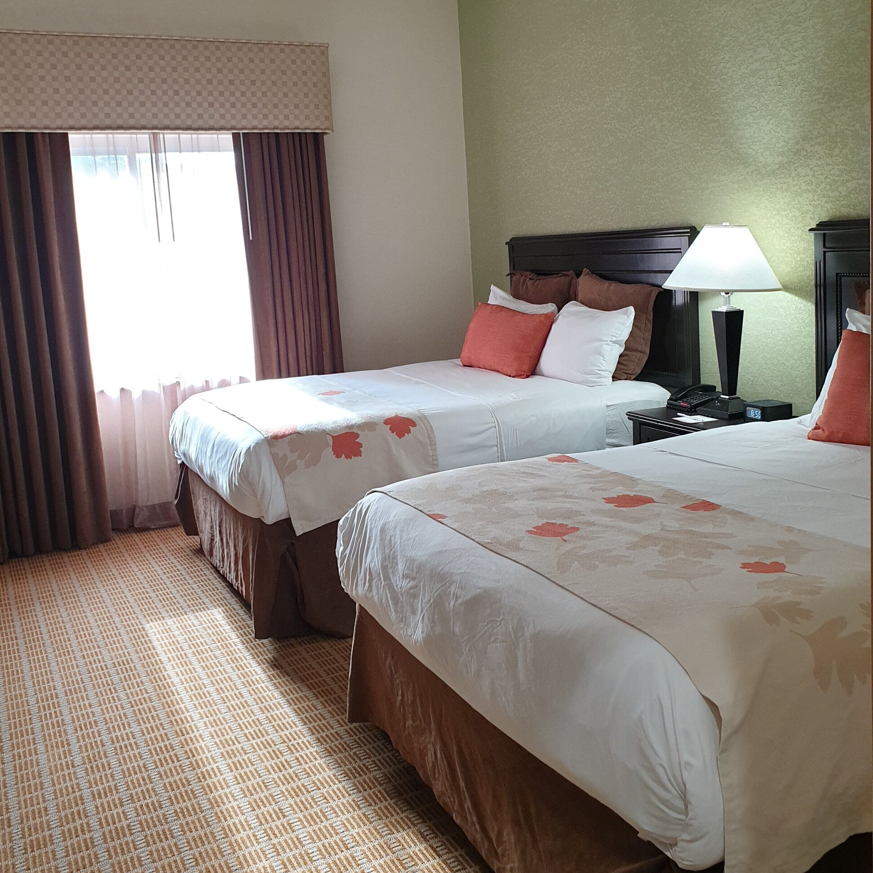 premium bedding, in-room safe, desk, laptop workspace