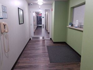Lobby - WoodSpring Suites Ankeny Des Moines (Ankeny)