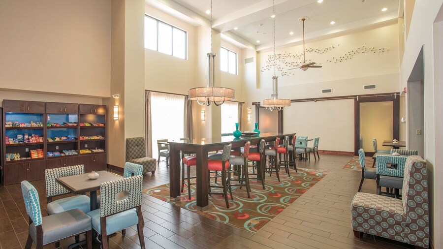 Hampton Inn & Suites Dayton-Airport