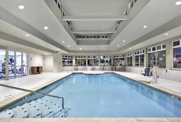 Una piscina cubierta