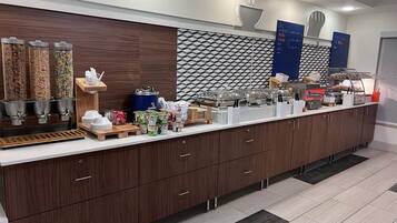 Termasuk sarapan bufet setiap hari