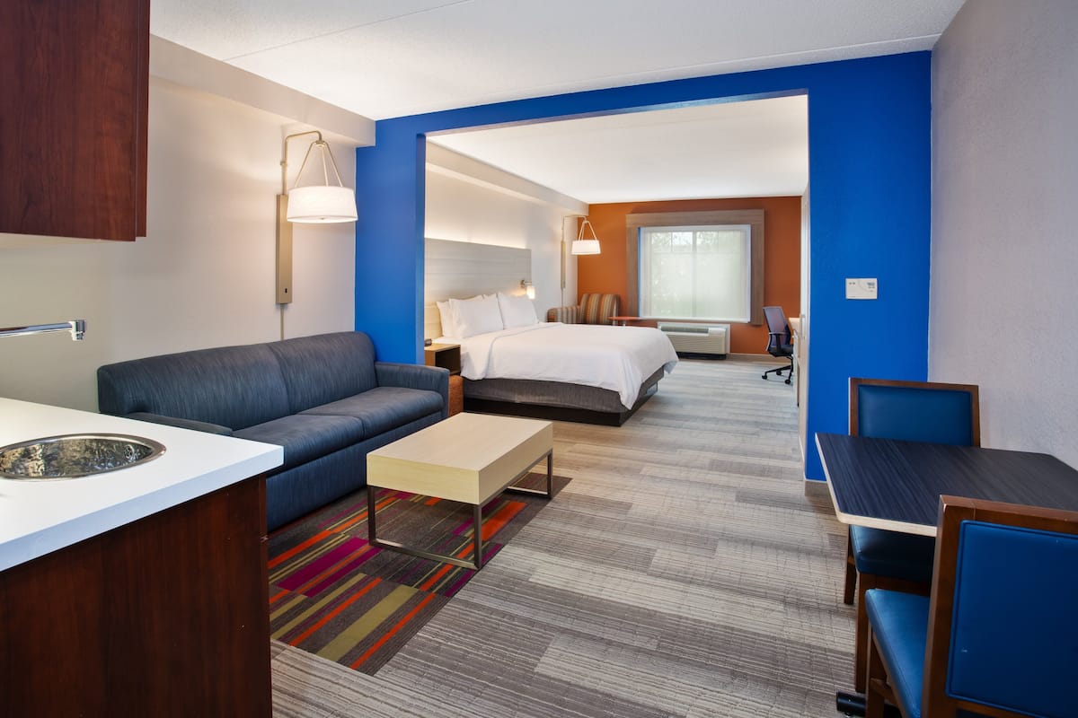 In-room safe, desk, laptop workspace, iron/ironing board
