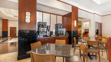 Petit déjeuner buffet compris tous les jours