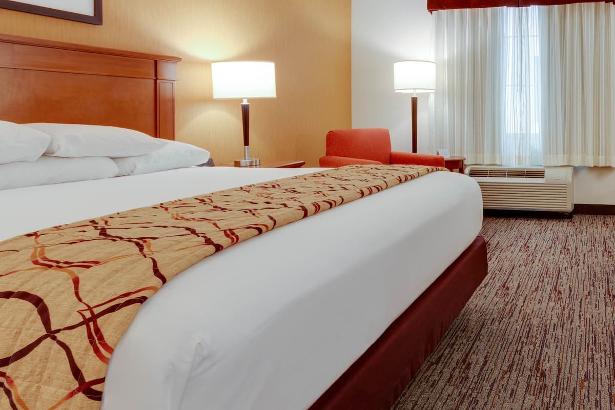 1 bedroom, desk, iron/ironing board, free cots/infant beds