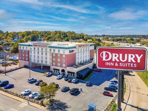 Exterior - Drury Inn & Suites St. Louis Forest Park (St. Louis)