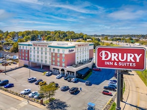 Exterior - Drury Inn & Suites St. Louis Forest Park (St. Louis)