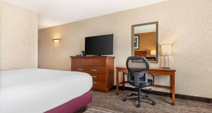Drury Inn & Suites St. Louis Forest Park