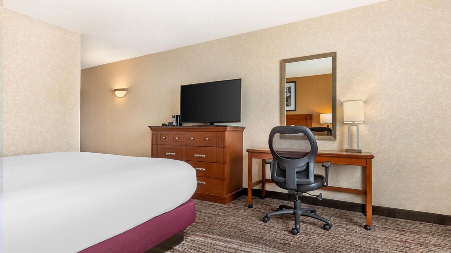 Drury Inn & Suites St. Louis Forest Park