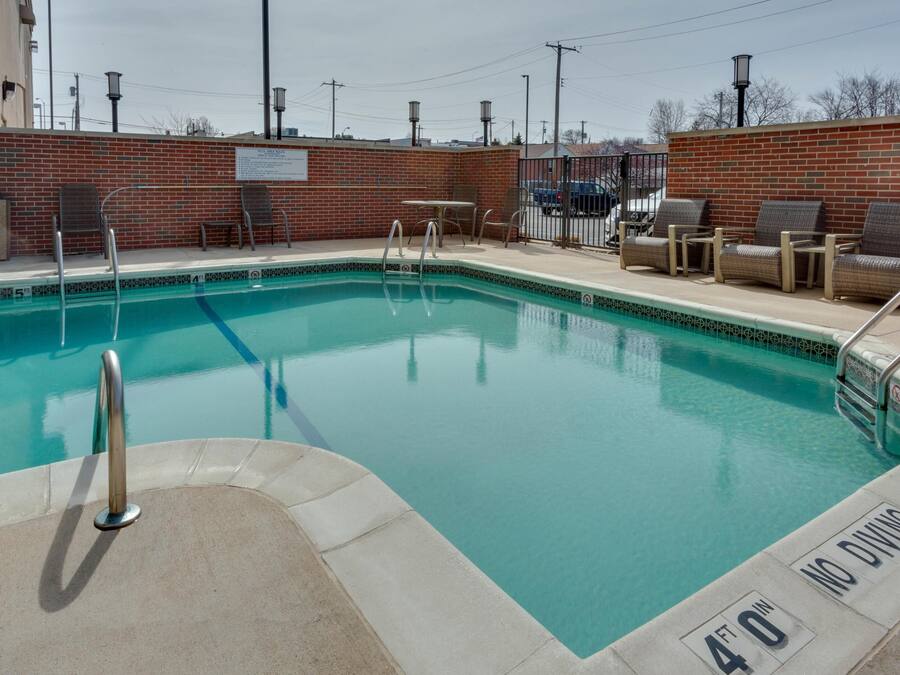 Indoor pool, outdoor pool