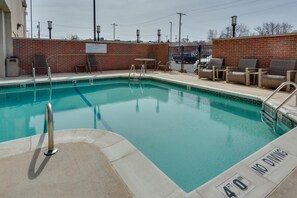 Indoor pool, outdoor pool - Drury Inn & Suites St. Louis Forest Park (St. Louis)
