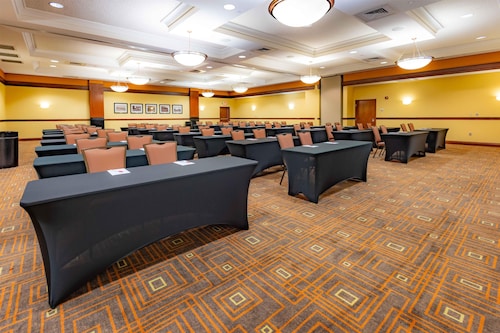 Drury Inn & Suites St. Louis Forest Park