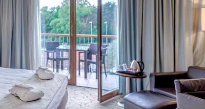 Holiday Inn Resort Warszawa Józefów**** by IHG