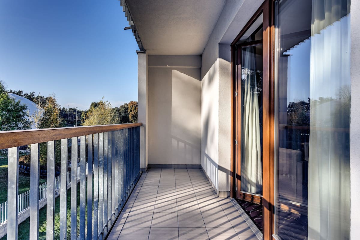 Standard Room, 2 Single Beds | Minibar, in-room safe, desk, blackout curtains