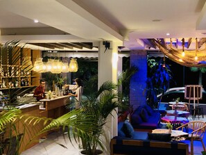 Bar (in der Unterkunft)