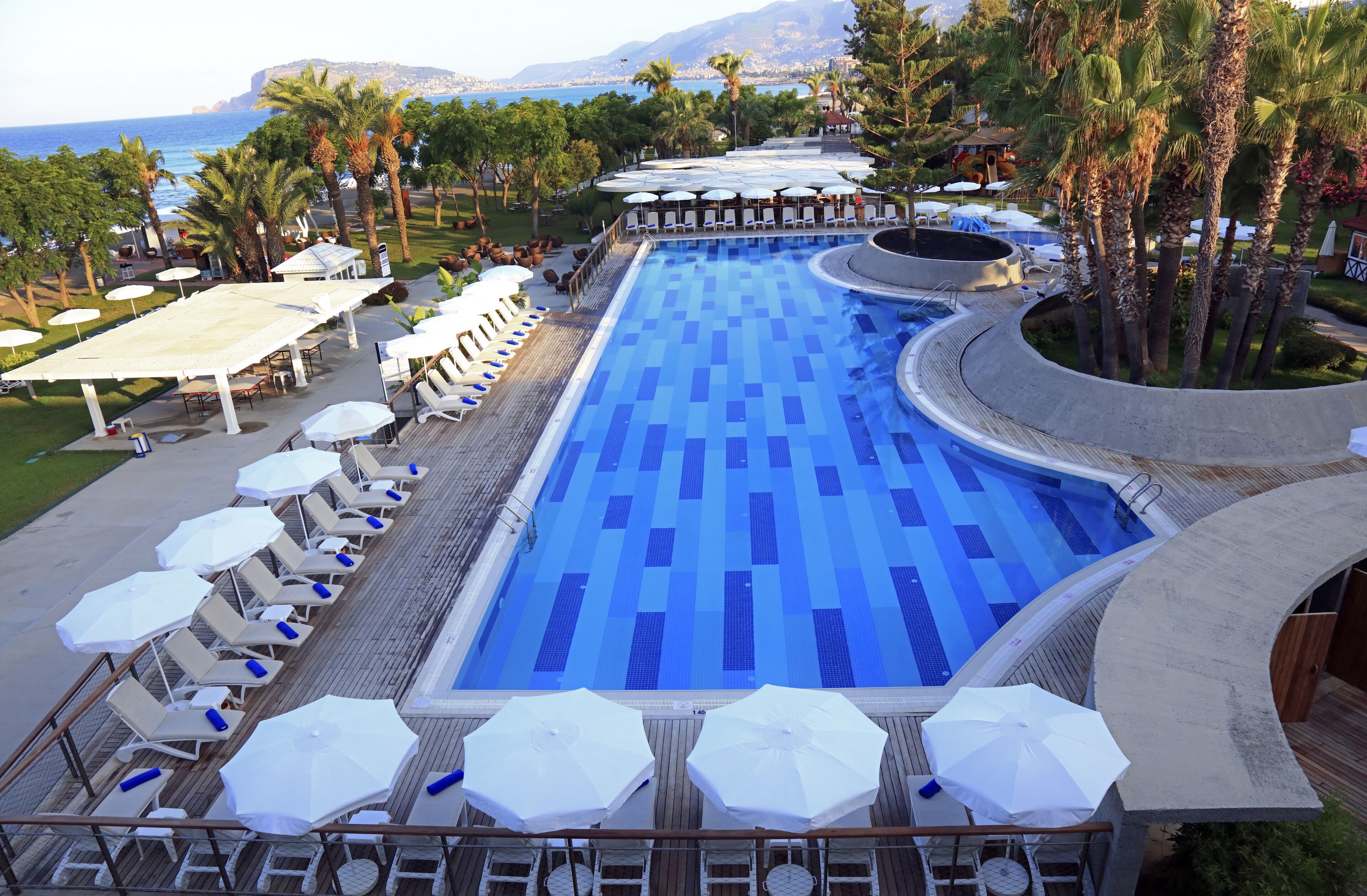 Indoor pool, 3 outdoor pools, pool umbrellas, pool loungers