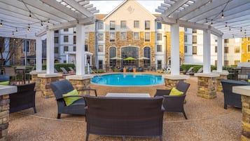 Outdoor pool, open 8 AM to 10 PM, sun loungers
