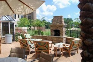 Terrace/patio - Homewood Suites by Hilton Montgomery EastChase (Montgomery)