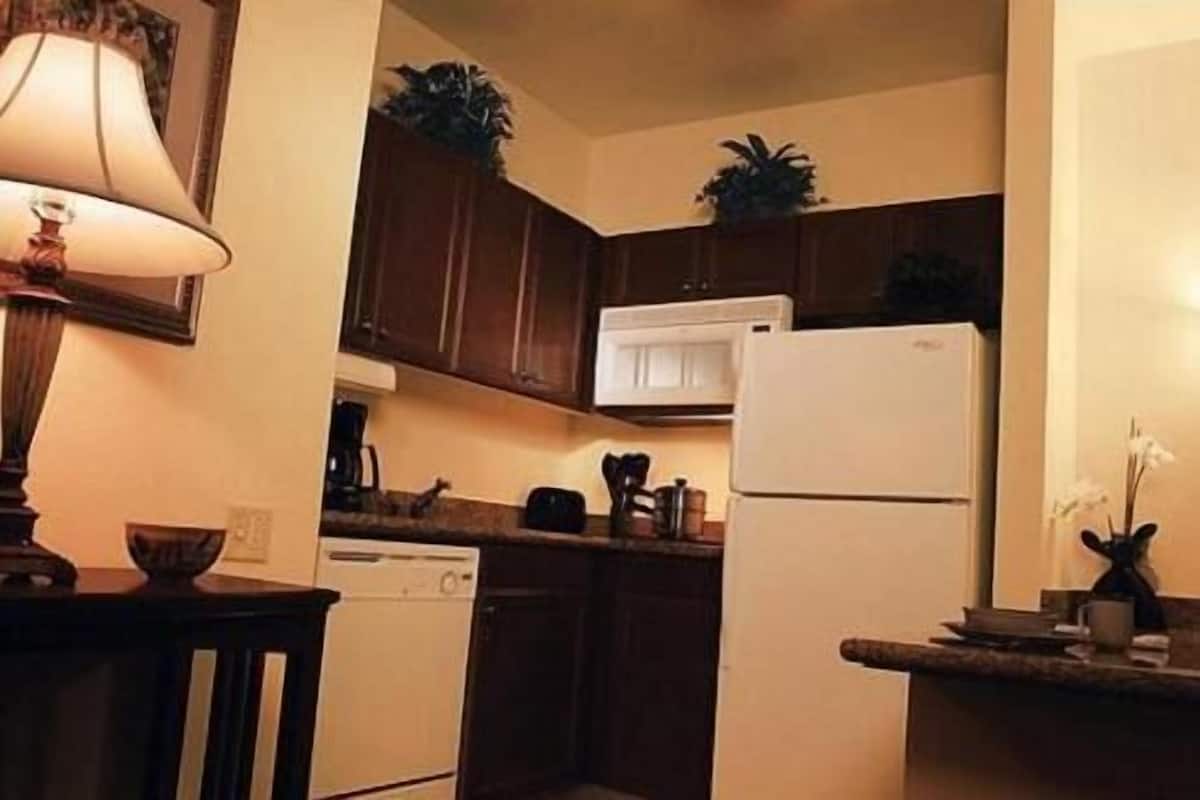 fridge, microwave, dishwasher, coffee/tea maker