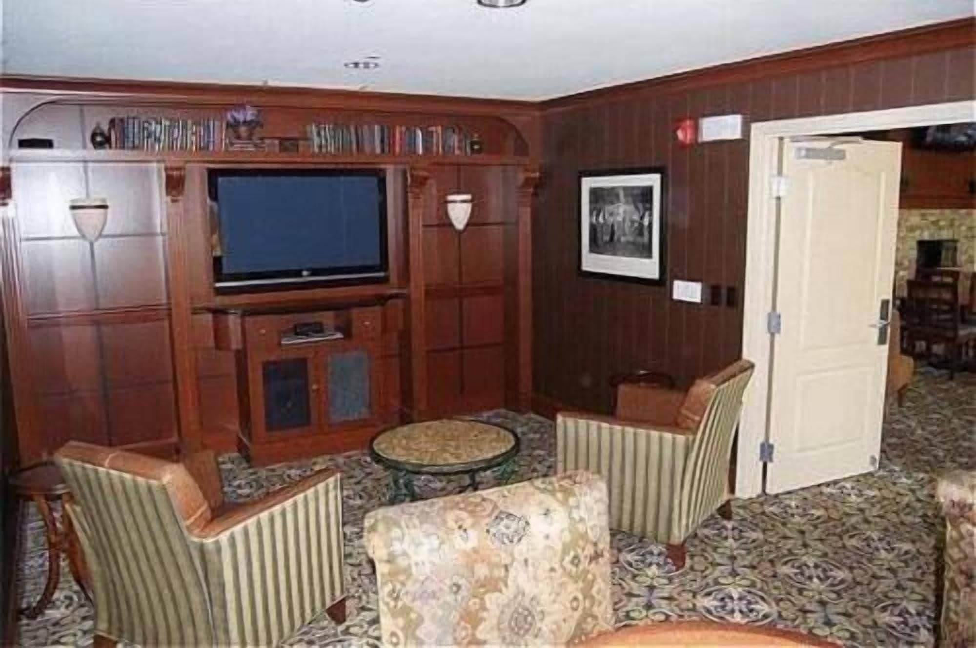 32-inch lcd tv with cable channels, tv, dvd player