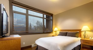 Bureau, fer et planche à repasser, Wi-Fi gratuit, draps fournis