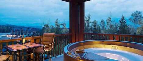 Private spa tub