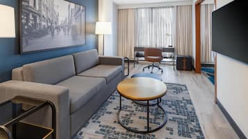 豪華套房 (2 Double Beds with Sofa bed) | 客廳 | 42 吋LCD 電視連有線電視頻道、電視、收費電影