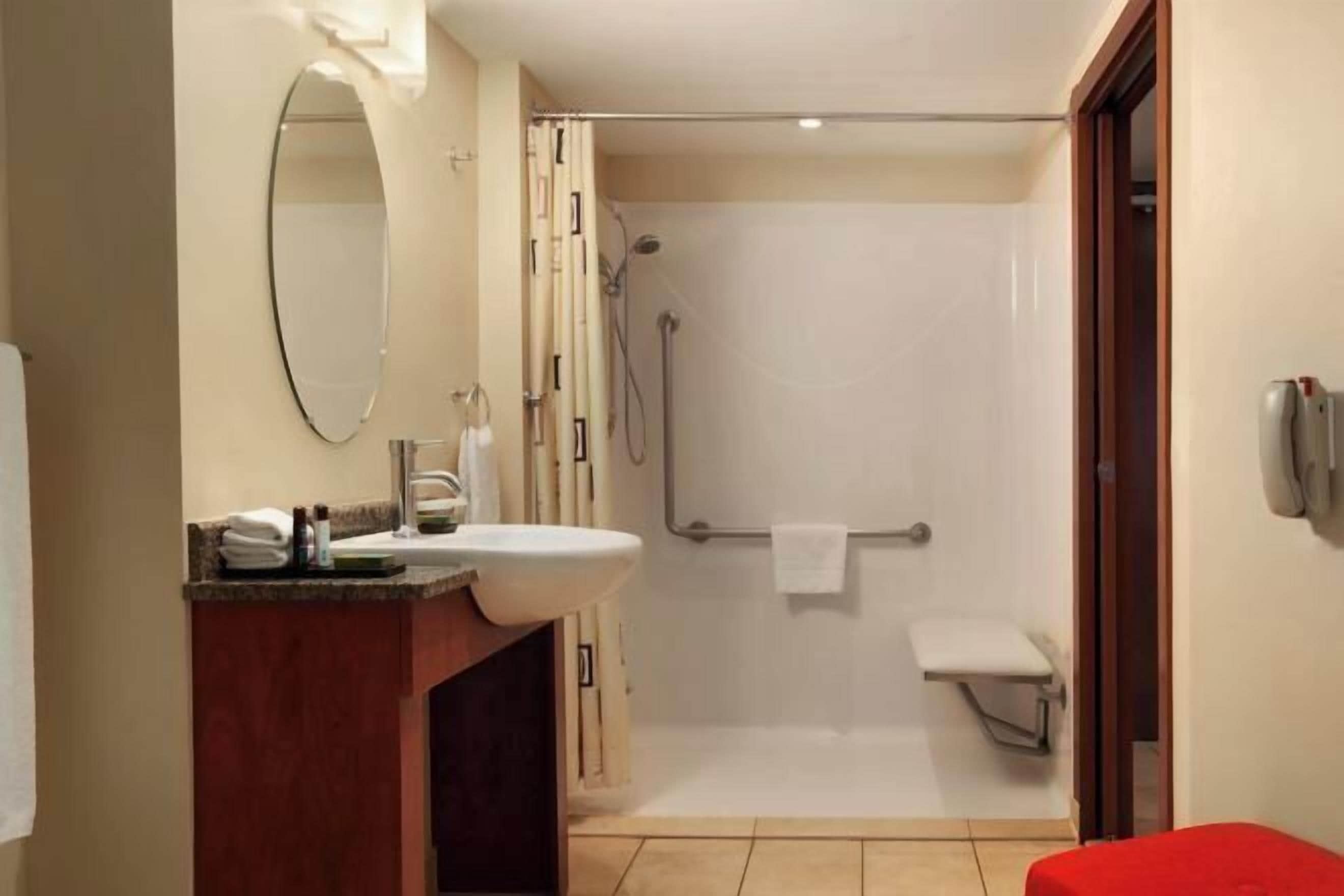 Baño | Ducha y bañera combinadas y bañera profunda