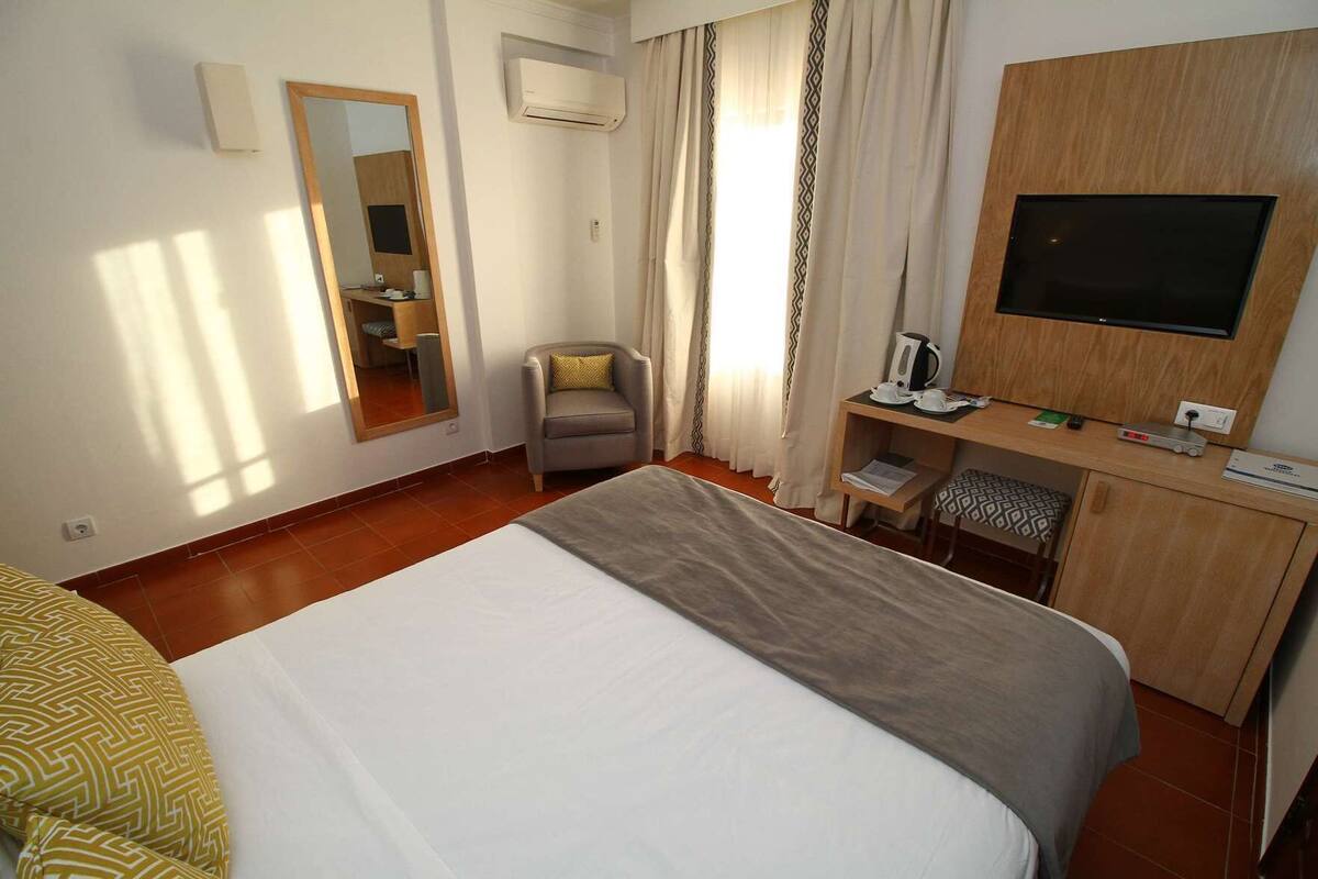 Minibar, in-room safe, desk, blackout drapes