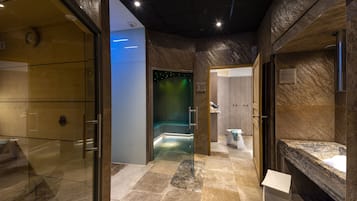 Couples treatment room(s), Turkish bath/hammam, body treatments