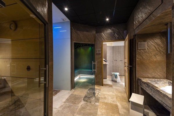 Couples treatment rooms, Turkish bath, body treatments, aromatherapy
