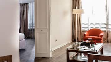 Standard Double Room | 1 bedroom, minibar, in-room safe, blackout curtains