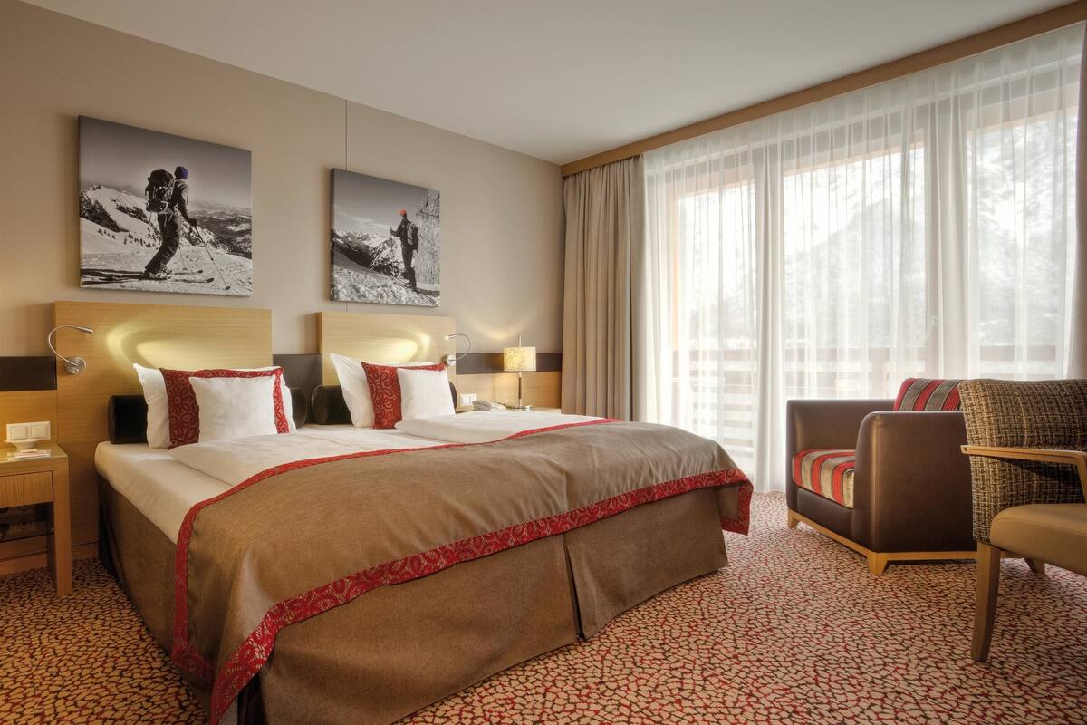 memory-foam beds, minibar, in-room safe, desk