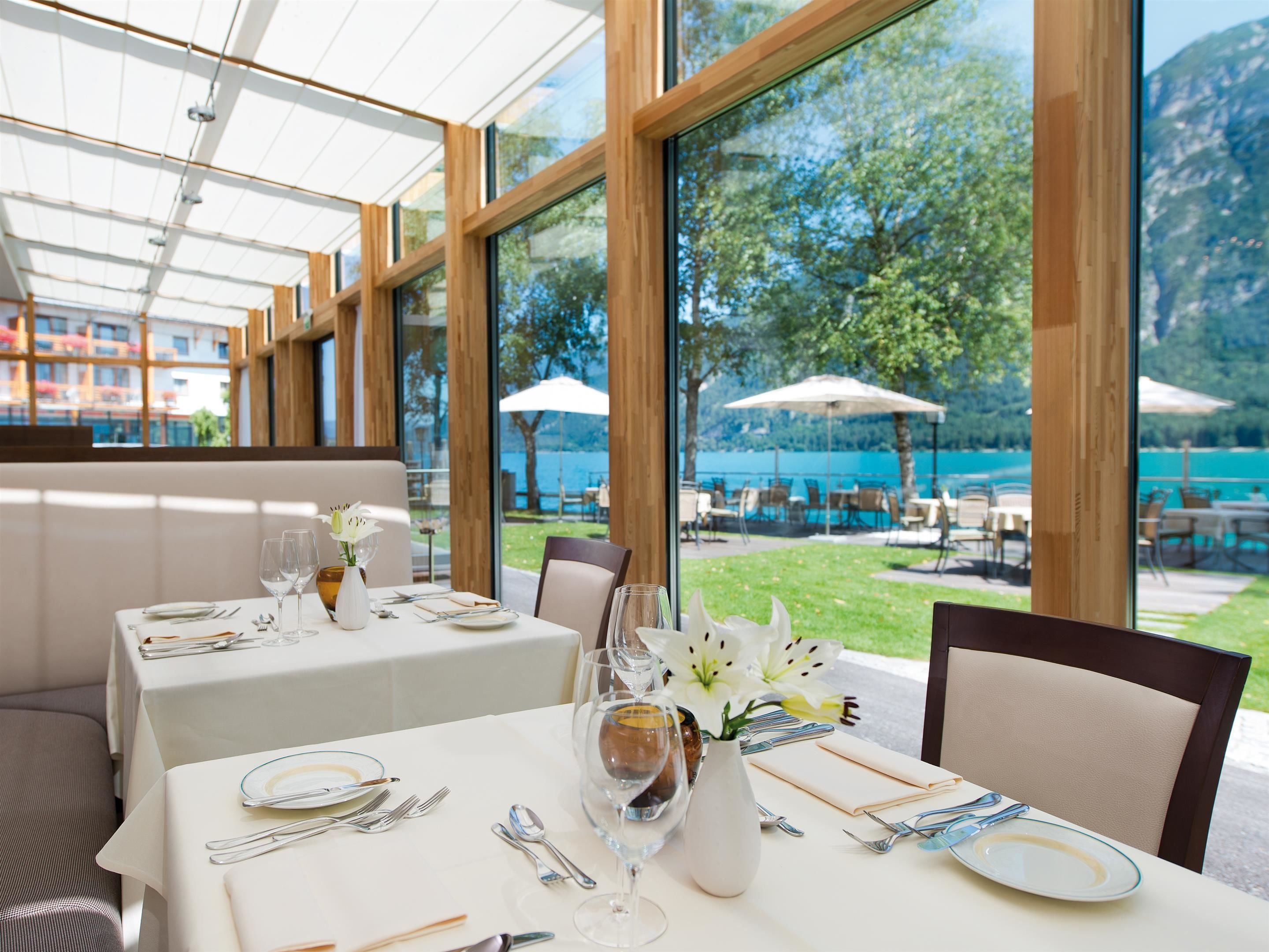 breakfast, lunch, dinner served; international cuisine