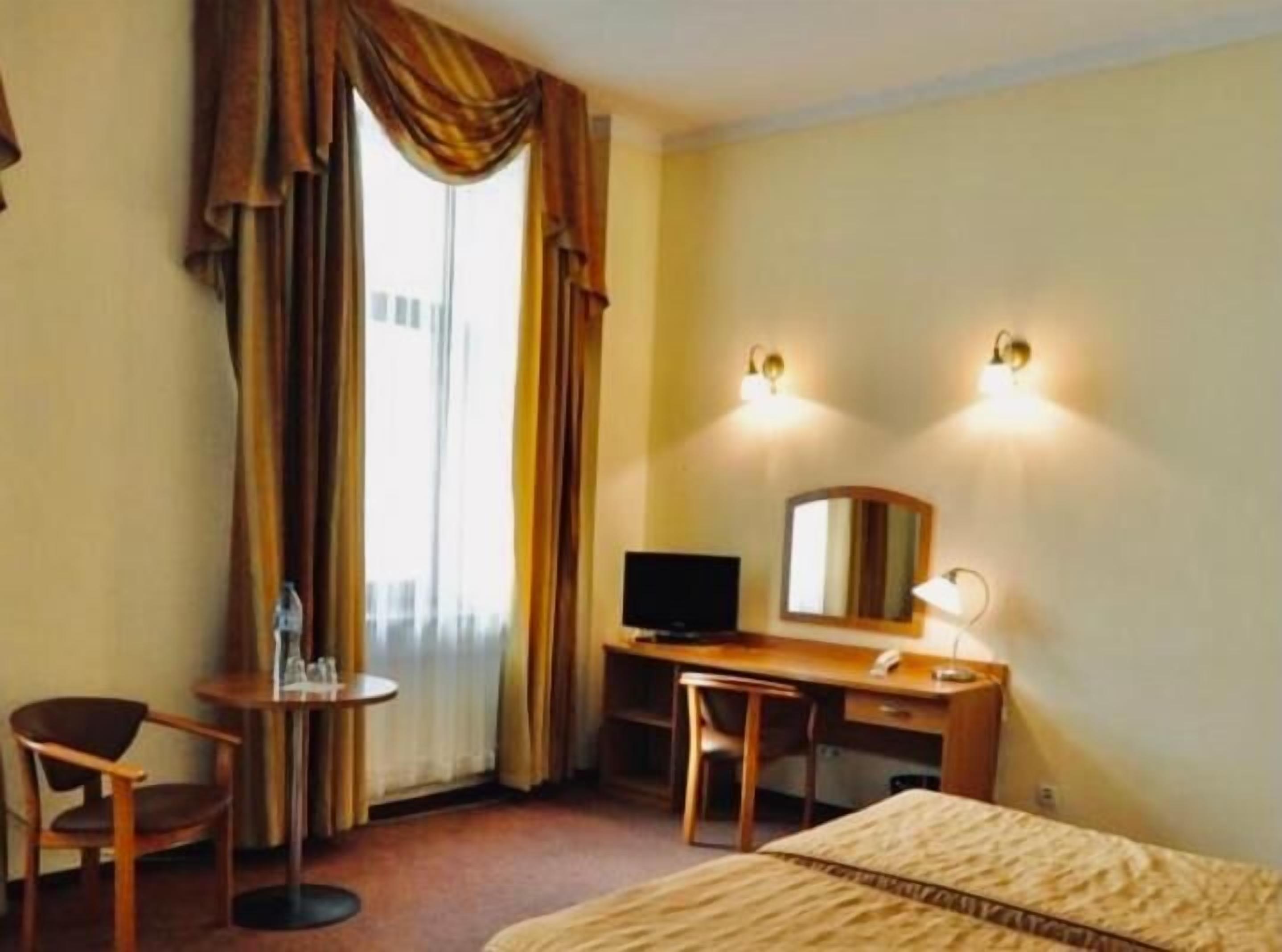 twin room, 3 single beds | egyptian cotton sheets, desk, laptop workspace, soundproofing