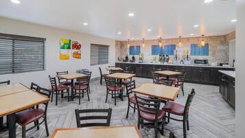 Free daily continental breakfast