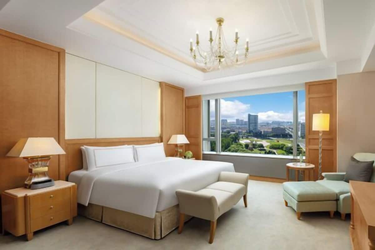 1 slaapkamer, donzen dekbedden, een minibar, een kluis op de kamer