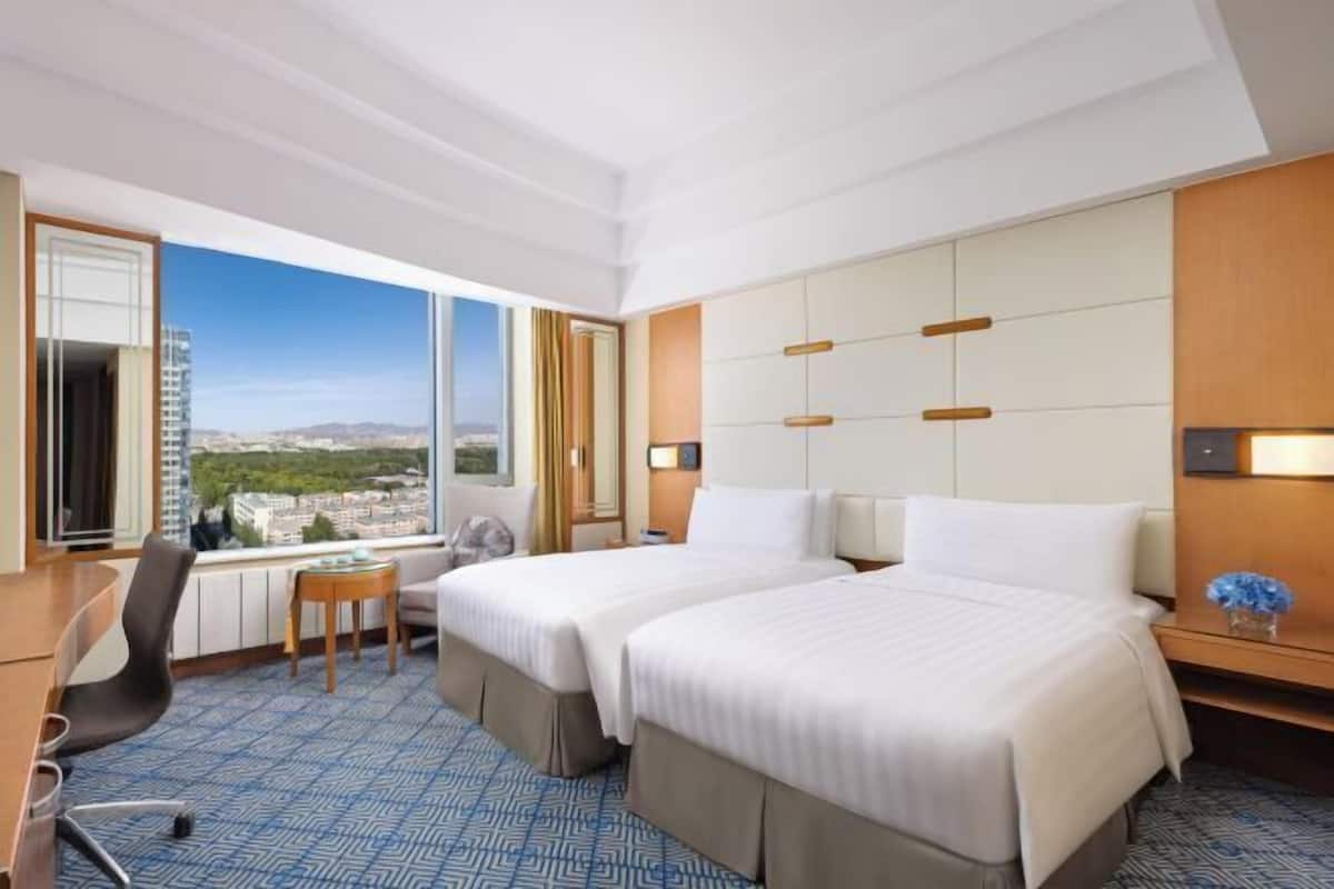 1 slaapkamer, donzen dekbedden, een minibar, een kluis op de kamer