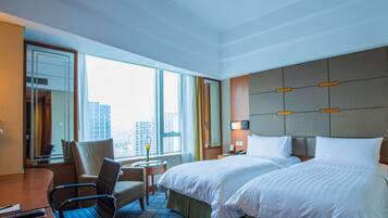 Horizon Deluxe, Quarto, 2 camas de solteiro | 1 quarto, edredons de pluma, frigobar, cofres nos quartos
