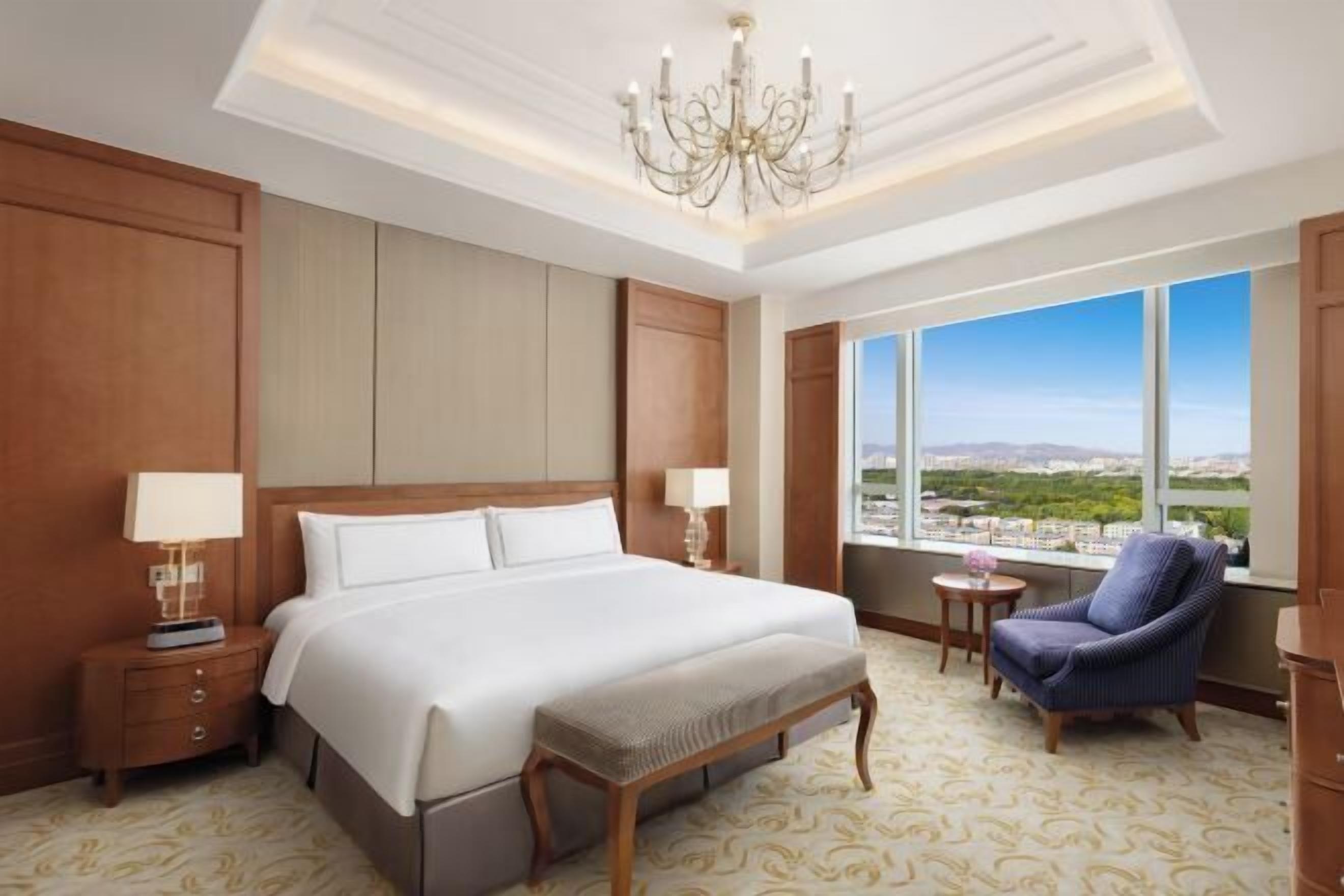 1 slaapkamer, donzen dekbedden, een minibar, een kluis op de kamer