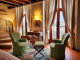 Comfort Double Room | Frette Italian sheets, hypo-allergenic bedding, Select Comfort beds