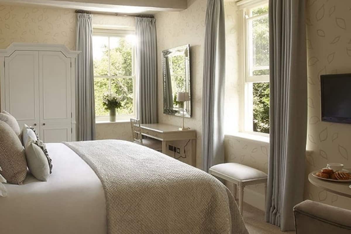 premium bedding, in-room safe, individually decorated