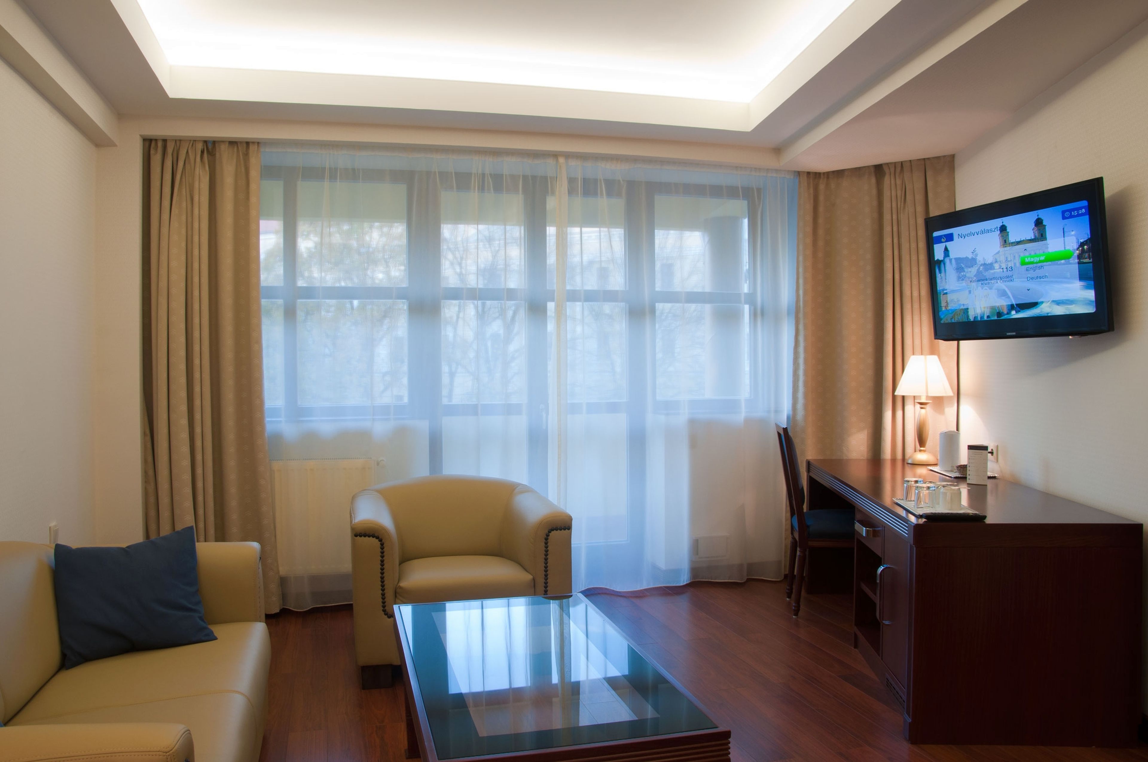 executive suite | executive lounge