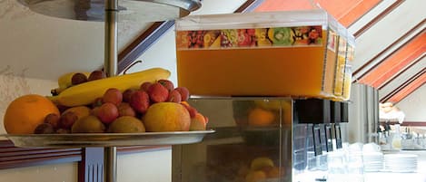 Daily buffet breakfast (EUR 9.5 per person)